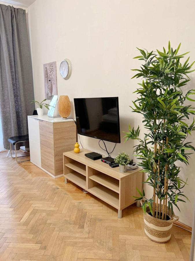 Modern Apartment Krakovska Praha Bagian luar foto