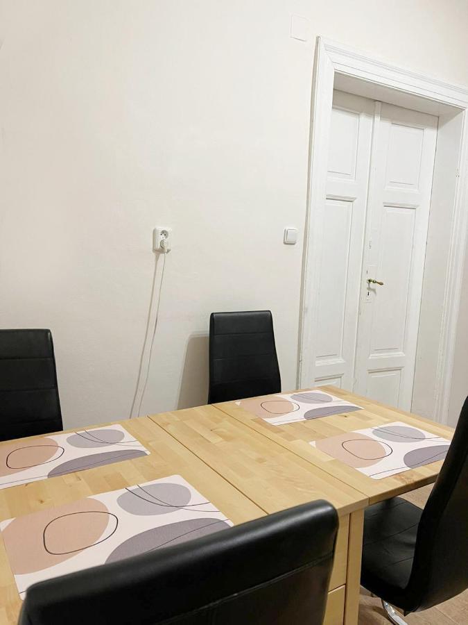 Modern Apartment Krakovska Praha Bagian luar foto